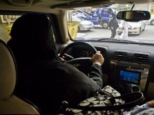 Wanita Arab Siap Turun ke Jalanan Protes Larangan Mengemudi