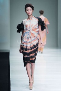 Jakarta, Indonesia - 08 Oktober. Tuty Cholid Sensious Radiant Flow at Sceeno Exhibition Hall Lt.3. 08 Oktober 2013. Gandaria City. Jakarta. [Foto: Mohammad Abduh/Wolipop]