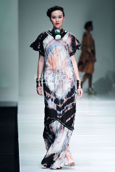 Jakarta, Indonesia - 08 Oktober. Tuty Cholid Sensious Radiant Flow at Sceeno Exhibition Hall Lt.3. 08 Oktober 2013. Gandaria City. Jakarta. [Foto: Mohammad Abduh/Wolipop]