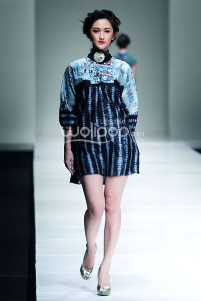 Jakarta, Indonesia - 08 Oktober. Tuty Cholid Sensious Radiant Flow at Sceeno Exhibition Hall Lt.3. 08 Oktober 2013. Gandaria City. Jakarta. [Foto: Mohammad Abduh/Wolipop]