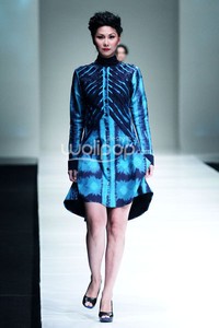 Jakarta, Indonesia - 08 Oktober. Tuty Cholid Sensious Radiant Flow at Sceeno Exhibition Hall Lt.3. 08 Oktober 2013. Gandaria City. Jakarta. [Foto: Mohammad Abduh/Wolipop]