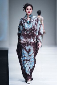 Jakarta, Indonesia - 08 Oktober. Tuty Cholid Sensious Radiant Flow at Sceeno Exhibition Hall Lt.3. 08 Oktober 2013. Gandaria City. Jakarta. [Foto: Mohammad Abduh/Wolipop]