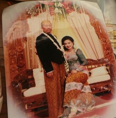 Tetap Bantah Foto Nikah Gatot-Holly, Pengacara: Demi Allah, Saya Nggak Bohong