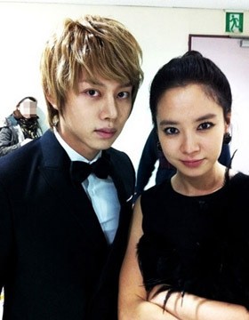 Perempuan Berinisial S yang Dekat dengan Heechul SuJu