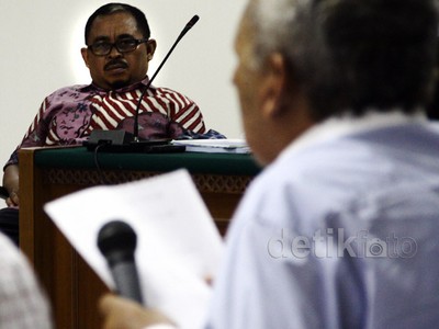 Hilmi Batal Bersaksi di Persidangan Luthfi