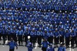 Ribuan Buruh Turun ke Jalan