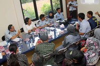 Dalam pertemuan tersebut, sebanyak 13 pihak korban yang hadir setuju jika kasus kecelakaan tersebut dapat dibicarakan secara kekeluargaan. Gus Mun/detikHOT.