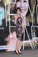 Yoon Eun Hye Cantik Berbunga