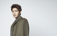 Lee Min Ho saat melakukan sesi pemotretan untuk majalah TenAsia. (TenAsia/Kim Youngjun)