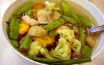 Berbagi Sup Ayam dan Brokoli Cah Sapi di Red Bean