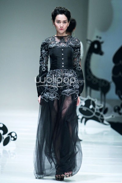 Jakarta, Indonesia - 08 Oktober 2013. Mel Ahyar Les Marionnettes IPMI Trend Show 2014 at Sceeno Exhibition Hall Lt.3. Gandaria City. Jakarta. [Foto: Mohammad Abduh/Wolipop]