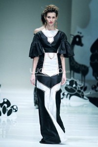 Jakarta, Indonesia - 08 Oktober 2013. Mel Ahyar Les Marionnettes IPMI Trend Show 2014 at Sceeno Exhibition Hall Lt.3. Gandaria City. Jakarta. [Foto: Mohammad Abduh/Wolipop]