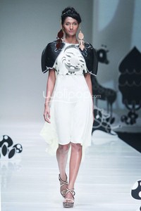 Jakarta, Indonesia - 08 Oktober 2013. Mel Ahyar Les Marionnettes IPMI Trend Show 2014 at Sceeno Exhibition Hall Lt.3. Gandaria City. Jakarta. [Foto: Mohammad Abduh/Wolipop]