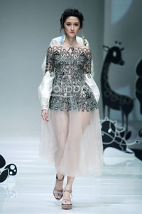 Jakarta, Indonesia - 08 Oktober 2013. Mel Ahyar Les Marionnettes IPMI Trend Show 2014 at Sceeno Exhibition Hall Lt.3. Gandaria City. Jakarta. [Foto: Mohammad Abduh/Wolipop]