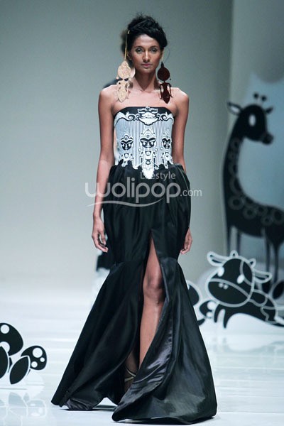 Jakarta, Indonesia - 08 Oktober 2013. Mel Ahyar Les Marionnettes IPMI Trend Show 2014 at Sceeno Exhibition Hall Lt.3. Gandaria City. Jakarta. [Foto: Mohammad Abduh/Wolipop]