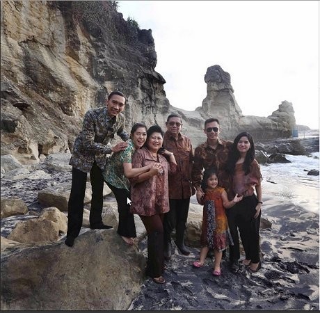 Ini Penjelasan Istana Soal Komentar Bu Ani di Instagram