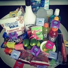 Bagikan Kondom dan Minuman Beralkohol ke Murid, Bu Guru Amerika Dipecat