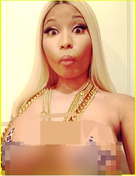 Nicki Minaj Pamer Foto Nyaris Topless di Instagram