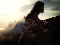 Jupe dan Gaston rencananya akan bertunangan pada 30 November mendatang. (@juliaperrez/Instagram)