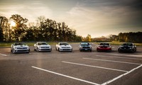 Line up Chevrolet Camaro dari masa ke masa. Dari kiri ke kanan Camaro SS Convertible, Camaro RS,Camaro Z/28 model 2014, Camaro Z/28 model 1967, Camaro 1LE, dan Camaro ZL1 model 2014. (dok General Motors).