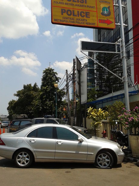 Pengemudi Mercy Narkoba Jadi Tersangka dan Ditahan