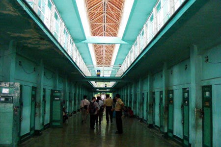 Lapas Sukamiskin Digeledah, Petugas Temukan Duit Jutaan dari Napi Korupsi