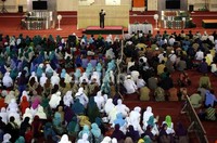 Ketua Umum Pimpinan Pusat Syarikat Islam Djauhari Syamsudin, memberikan sambutan dalam tabliq akbar Syarikat Islam.