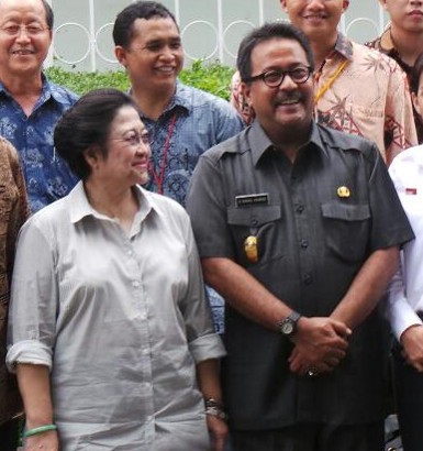 Rano Karno Berdendang Ini Rindu di Depan Mega, Buruh PT KMK Heboh