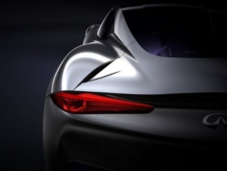 Ada Sebastian Vettel di Infiniti Pesaing Porsche Panamera