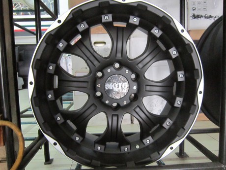 5 Pelek Mobil yang Lagi In