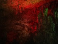 Keunikan pertama adalah namanya yang sama dengan salah satu alat musik Jawa. Dinamakan demikian karena beberapa batu di gua ini bisa berbunyi seperti gong saat dipukul (Egir/detikTravel)