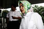 Airin Jenguk Suami saat Jam Kerja