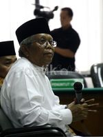 Hilmi Aminuddin Bersaksi untuk Luthfi Hasan