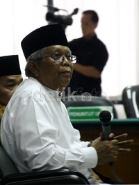 Dalam persidangan ini, Hilmi mengaku kenal dengan Bunda Putri. Hilmi menganggap Bunda Putri sebagai murid keagamaannya. Lamhot Aritonang/detikFoto.