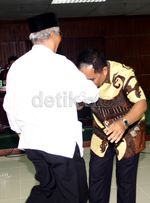 Hilmi Aminuddin Bersaksi untuk Luthfi Hasan