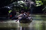 Asyiknya Berkano di Sungai Cigenter