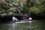 Asyiknya Berkano di Sungai Cigenter