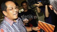Ilham Sirajuddin sempat berkilah bahwa kedatangannya pagi ini untuk melaporkan LHKPN. Lamhot Aritonang/detikFoto.