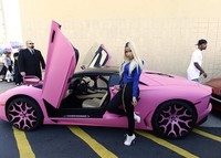 Lamborghini Aventador Roadster pink Nicki Minaj. REUTERS/Kevork Djansezian.