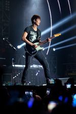 Nge-rock Bareng CNBlue di Jakarta