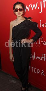 One Shoulder Jumpsuit Jessica Iskandar