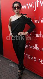 One Shoulder Jumpsuit Jessica Iskandar