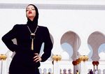 Ini Dia Gaya Rihanna Berhijab