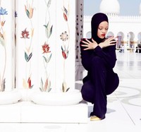 Rihanna berada di Abu Dhabi dalam rangka turnya 'DiamondsWorldTour'. (Instagram)