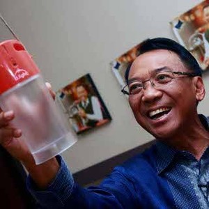 Jero Ngambek, Mau Pidato Mic-nya Melorot Terus