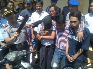 Cari Dana Karaoke, 3 Remaja Tebas Pemotor Pakai Pemotong Es Batu