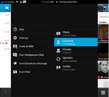 Untuk membuat grup, melihat aktif chat, atau sekadar melihat update teman-teman di BBM, pengguna tinggal menggeser layak ke samping kanan. Geser ke kiri untuk mengakses menu setting, atau kirim broadcast.