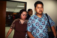 Sylvia meninggalkan ruang sidang. Lamhot Aritonang/detikFoto.
