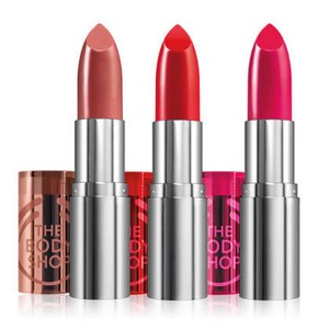 Tips Make-up Untuk Membentuk Bibir yang Tebal Jadi Lebih Tipis