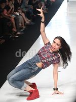 Cerianya Ayu Dewi Saat di Catwalk